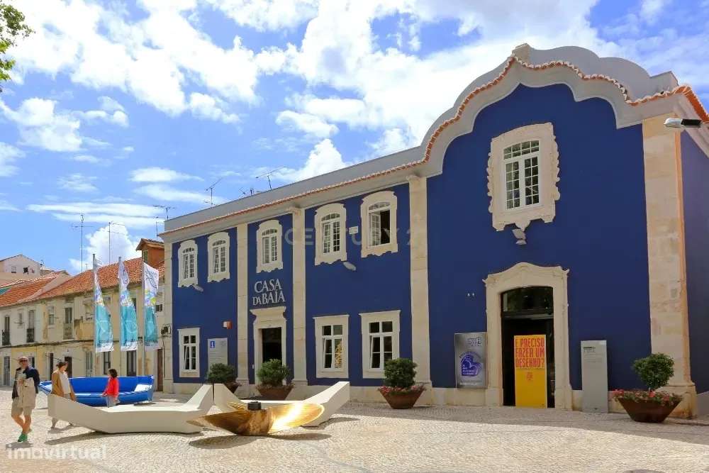 Terreno Urbano para construção de prédio com 3 andares, situado perto-14