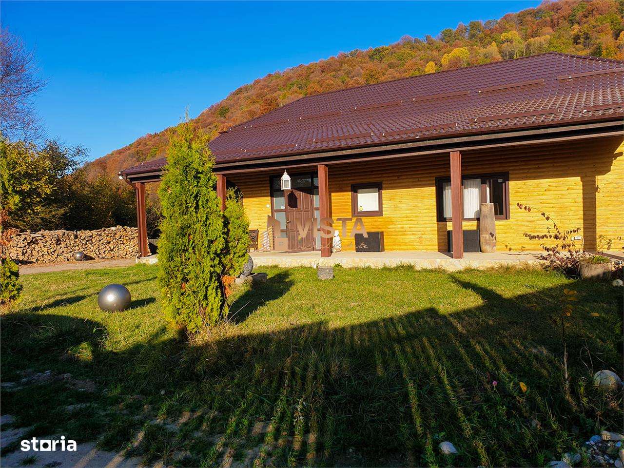 Exclusivitate! Col? de Rai: Casa arhitectura deosebita, cu acces direc - Imagine principală: 3/17