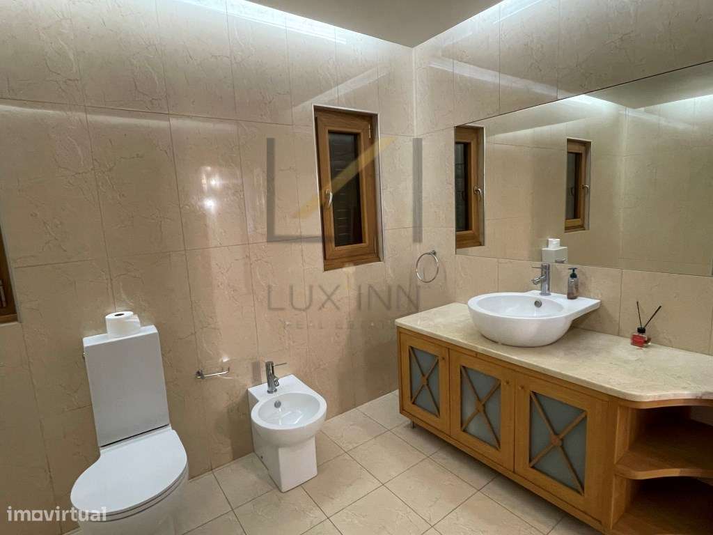 Moradia T4 com piscina e jardim, na Aldeia Grande, Setúbal-21