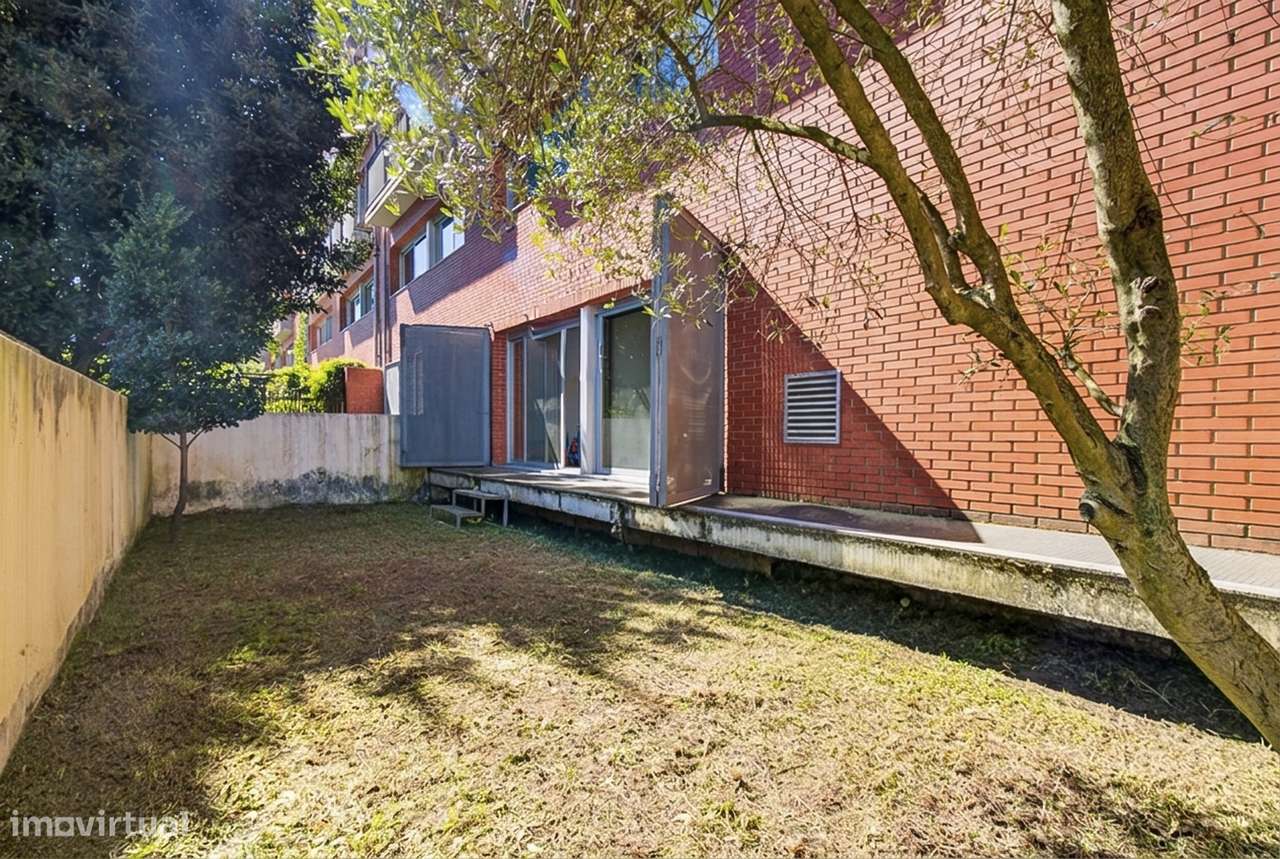 T3 Duplex com Jardim Privativo, O Conforto de uma Moradia  Porto-25