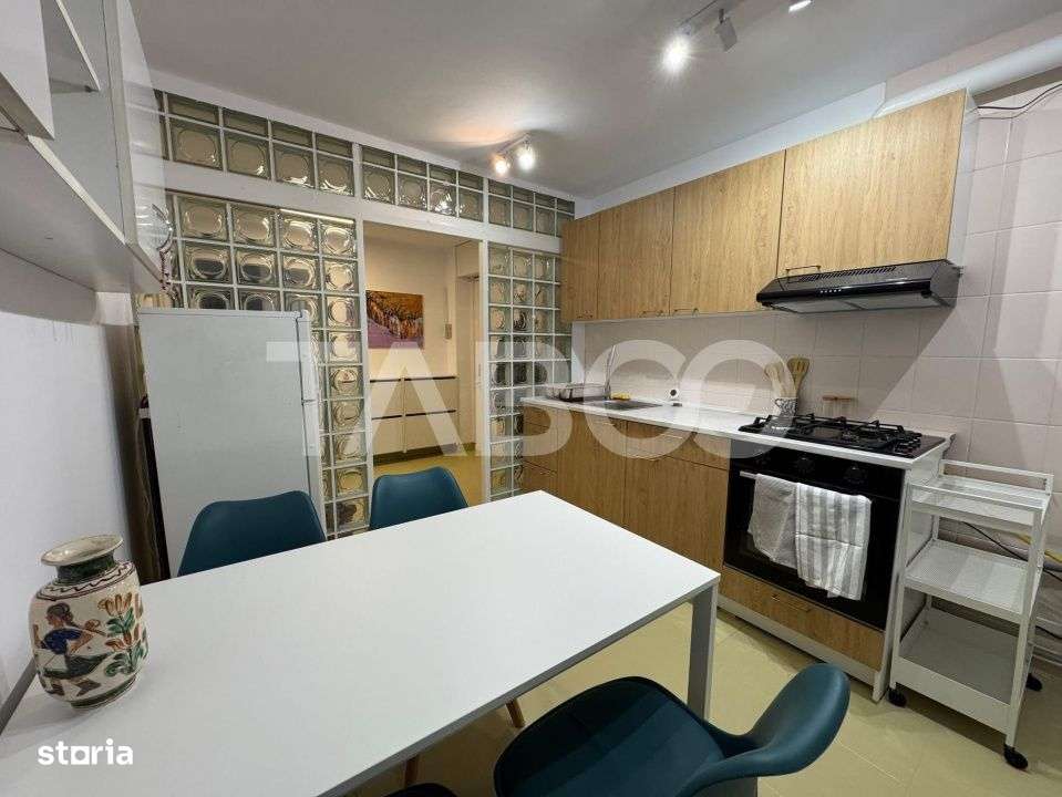 Apartament 3 camere decomandate cu 2 bai cu balcon zona Piata Zorilor - Imagine principală: 2/14