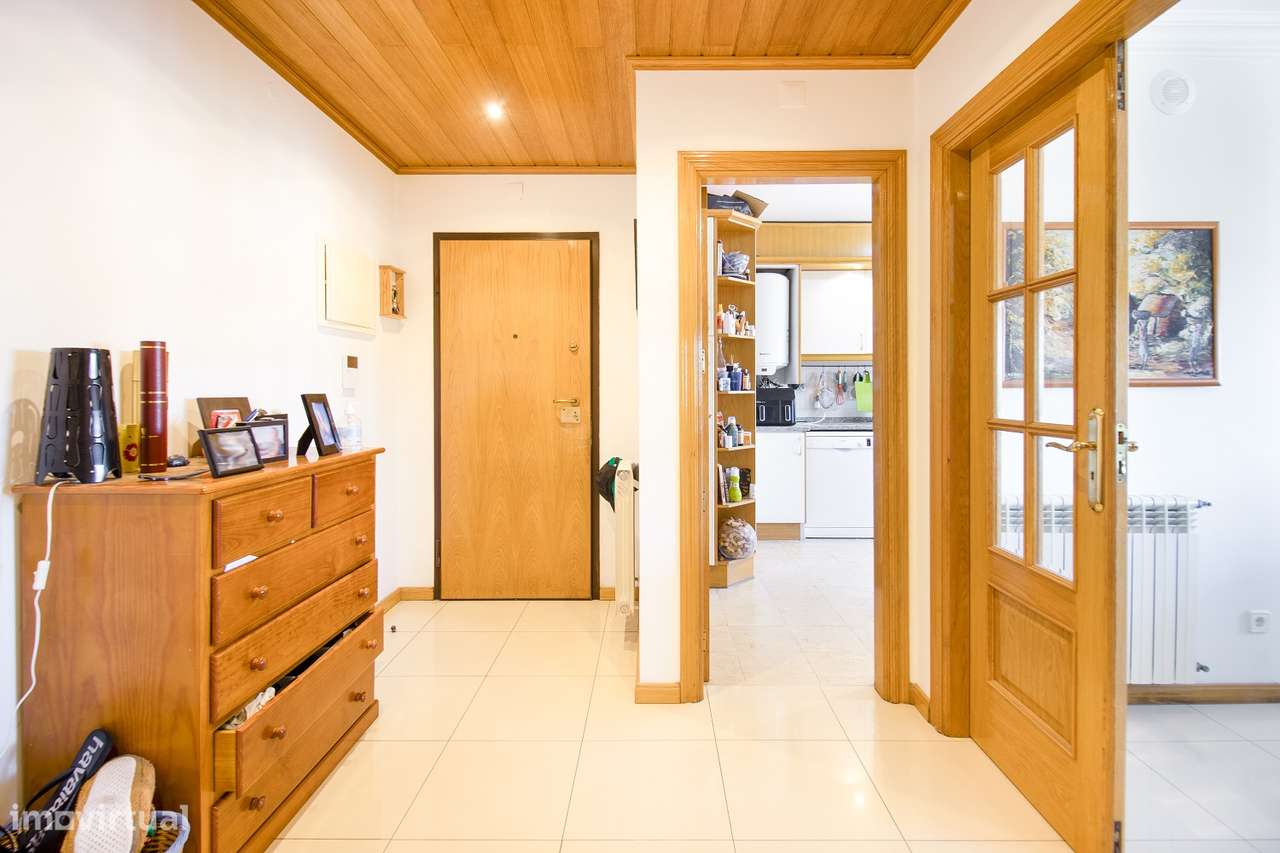 Apartamento T2 com garagem em Nova Carnaxide - Grande imagem: 2/32