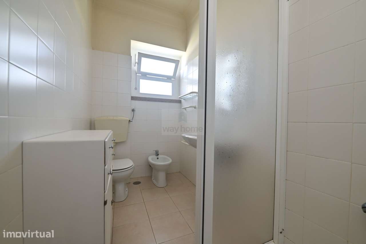 Apartamento T2 | Para remodelação | Alvalade-18