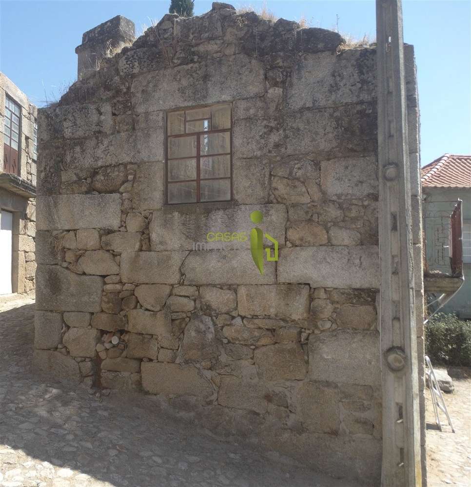 Moradia de Pedra, para reconstrução em Vila Cortês da Serra, Gouveia-13