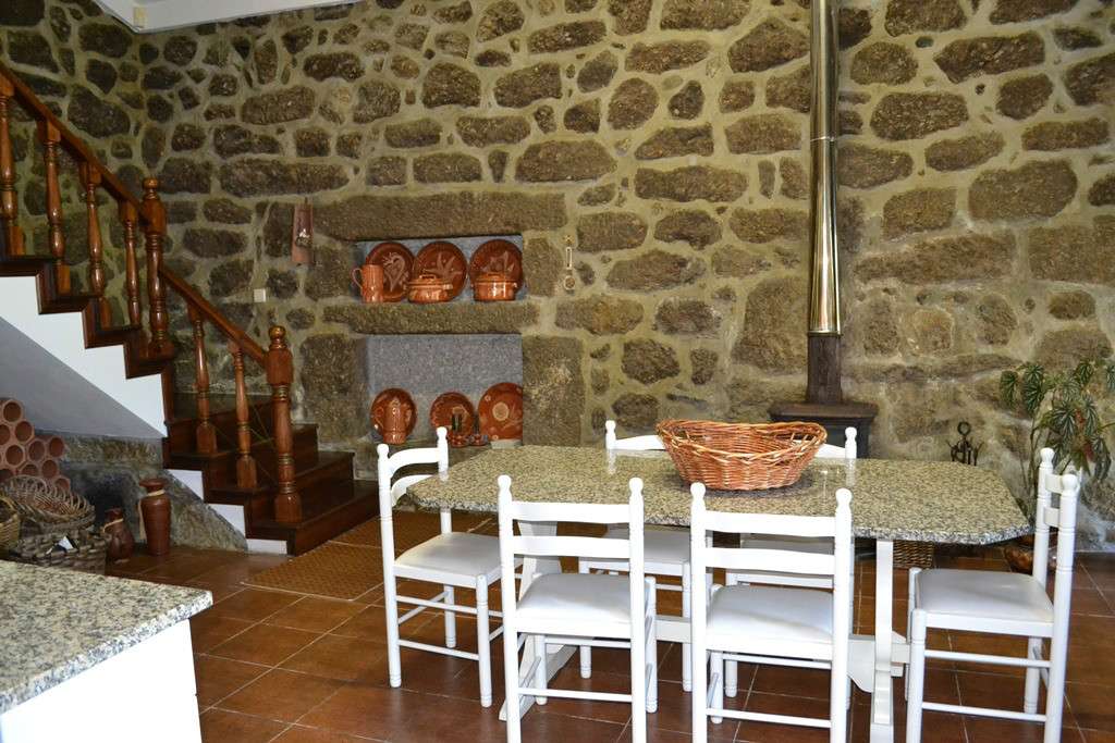 Tipologia T6, com 356m2 de área de habitação-17