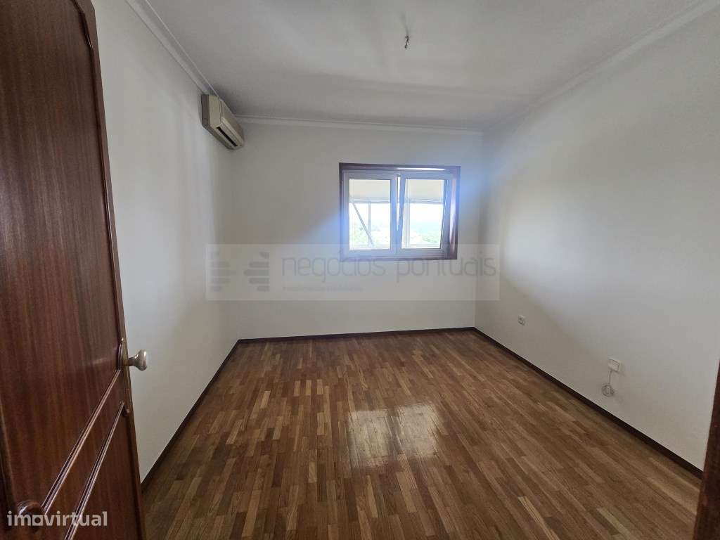 Apartamento T3 ultimo andar com terraço e marquise, garagem individ...-27