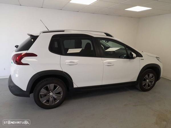 Peugeot 2008 1.2 PureTech Signature - 4