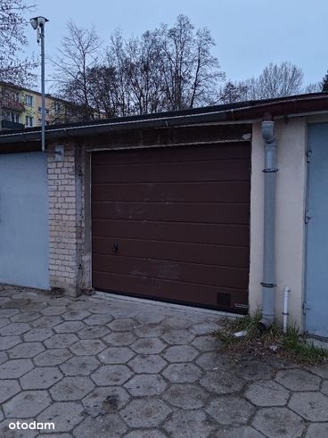 Garaż murowany Zapolskiej, doinwestowany