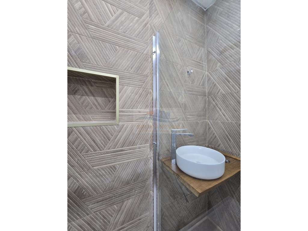 T3 Junto á Urbanização Vila Chã, com 2 WCS e Varandas - Totalmente ...-41