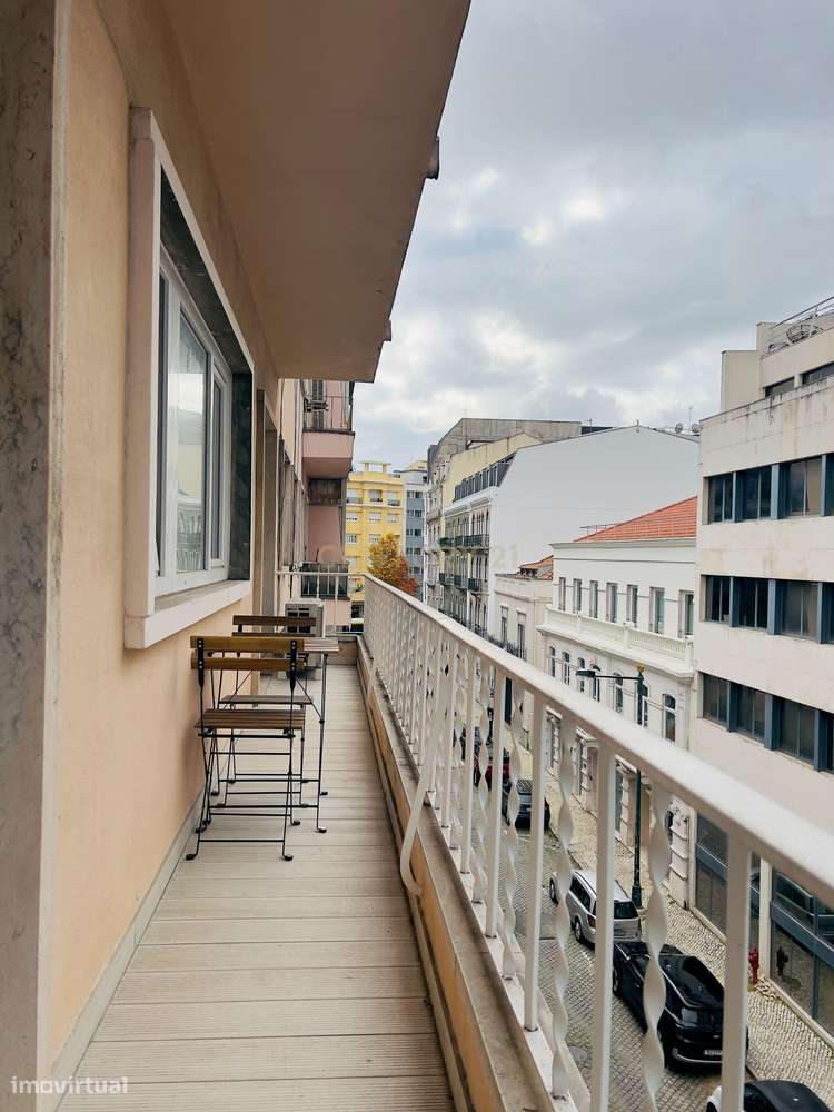 Apartamento Renovado T1 localizado junto ao Marquês de Pombal, em Lisb - Grande imagem: 2/31