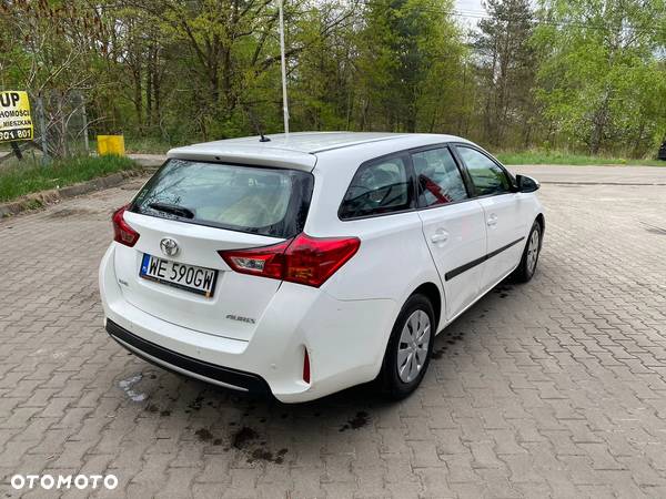 Toyota Auris 1.6 Luna - 5