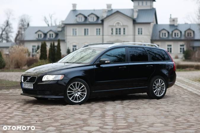 Volvo V50 2.0D R-Design Summum - 1