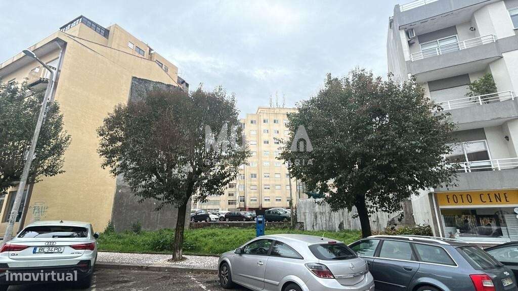 Terreno Urbano com Projeto Pré-Aprovado no Centro de Oliveira de Azemé - Grande imagem: 3/6