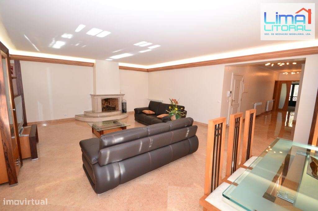 T4 DUPLEX - 330 M2 - CENTRO DE LEIRIA - Vista Castelo/Rio Lis-8