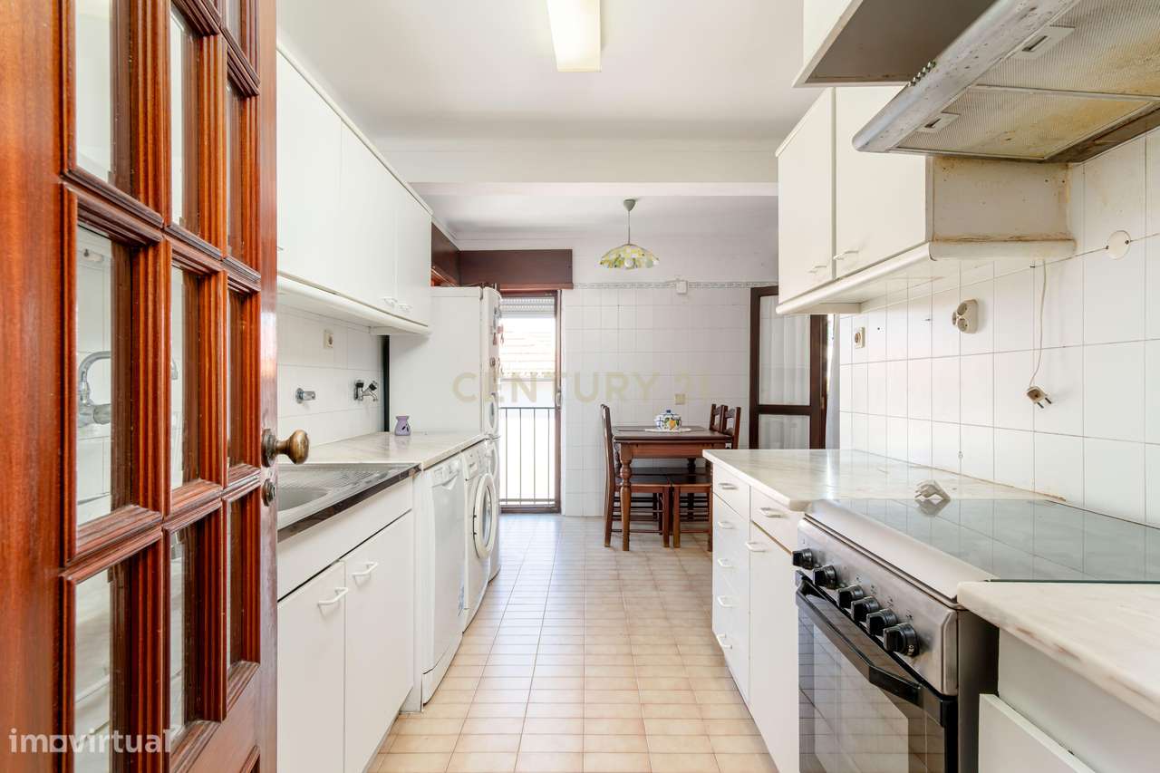 T2 em Caselas – Oportunidade para Criar a Casa dos Seus Sonhos-16