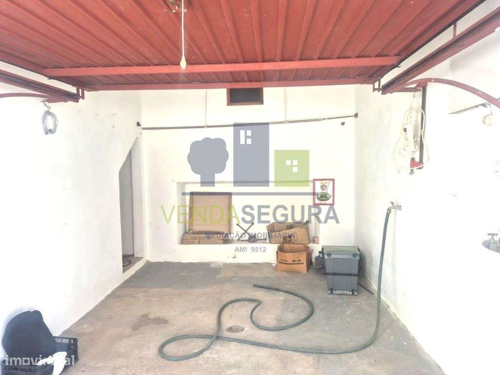 Moradia R/C | T1+1 com logradouro e Garagem | Zona Centro |Moura-9