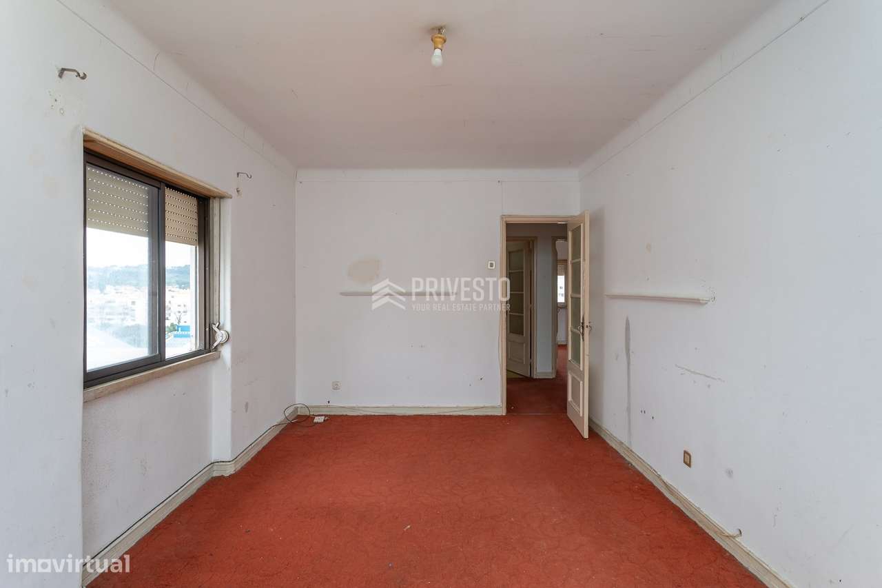 Prédio Devoluto com 3 Apartamentos | Lote 551 m² | Alcabideche-8