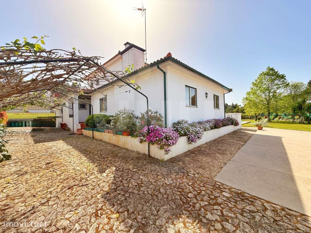 Moradia T4 com Piscina e 2 106m2 de Terreno em Caminha - Espaço e P...-12