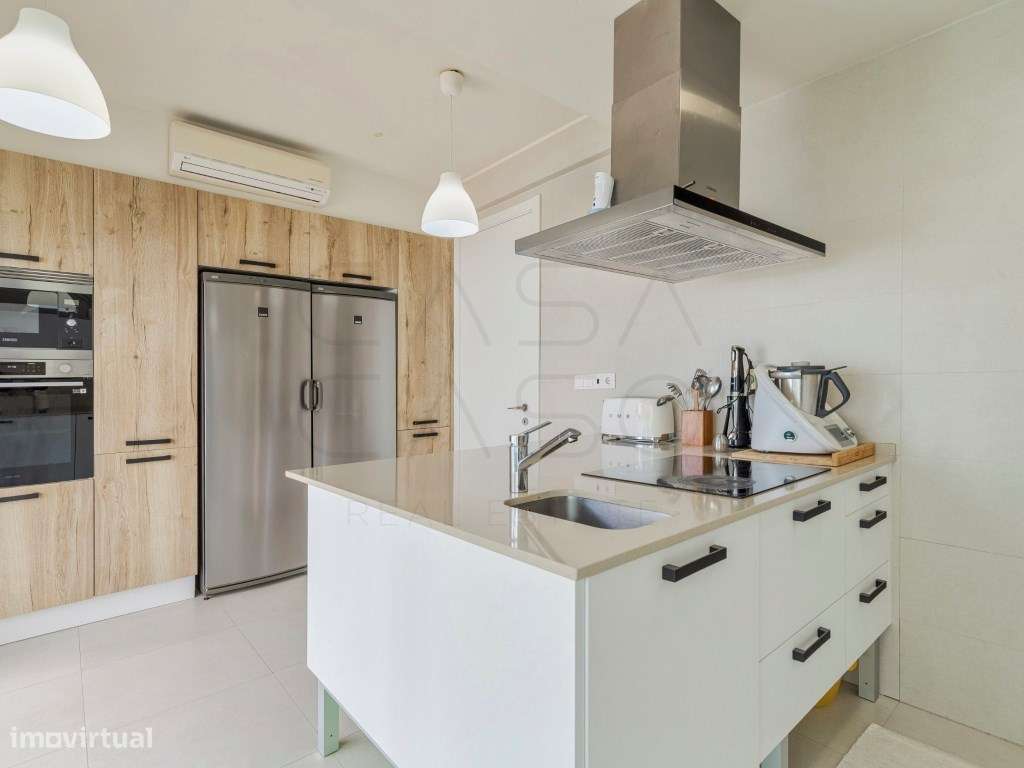 Exclusiva Moradia T4 com garagem, piscina e jacuzzi, rodeada por na...-9