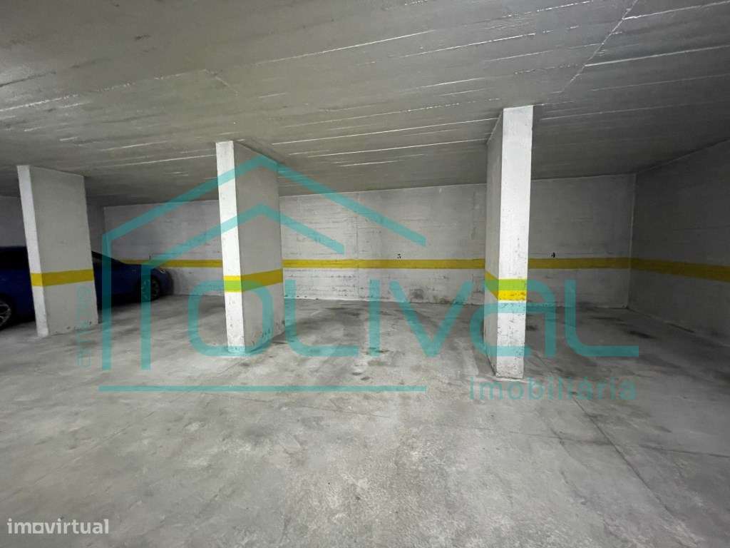 Apartamento T3 com parqueamento e arrecadação na 2ª Fase da Qta. Pi...-36