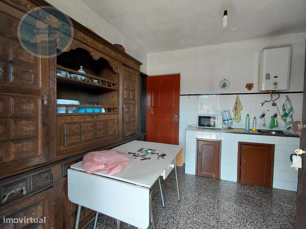 Casa Geminada T3 com Terreno Outerinho, Cabeceiras de Basto-9