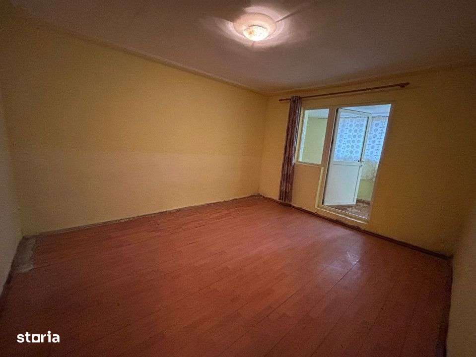 Garsoniera decomandata 35mp, zona Viziru 1 Parter cu balcon - Imagine principală: 3/7