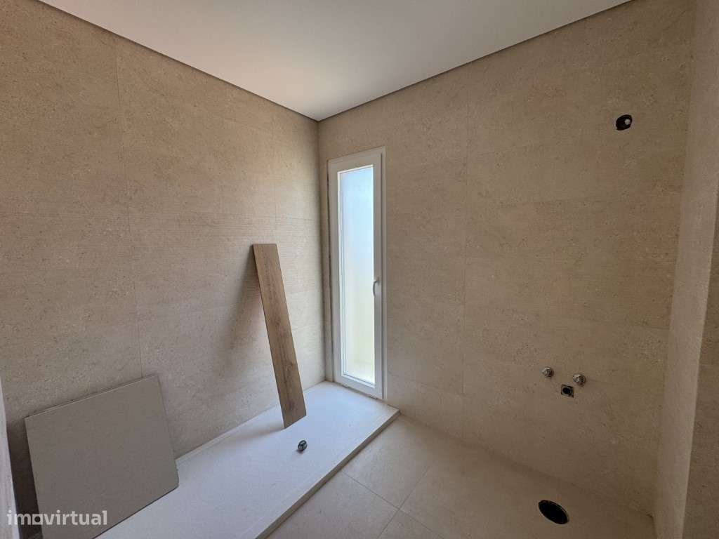 Moradia V3 em São João da Talha.-13