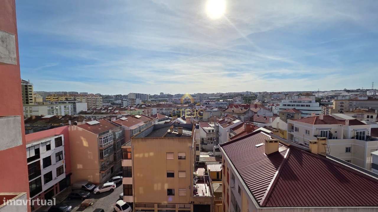 Apartamento T3 com Vista Rio em Sacavém-35