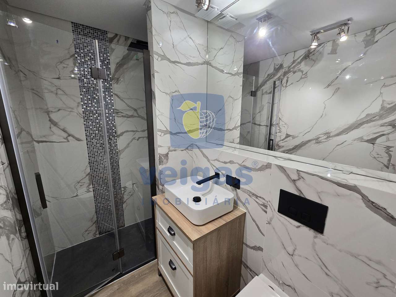 Apartamento renovado com 1 quarto em Charneca de Caparica-21