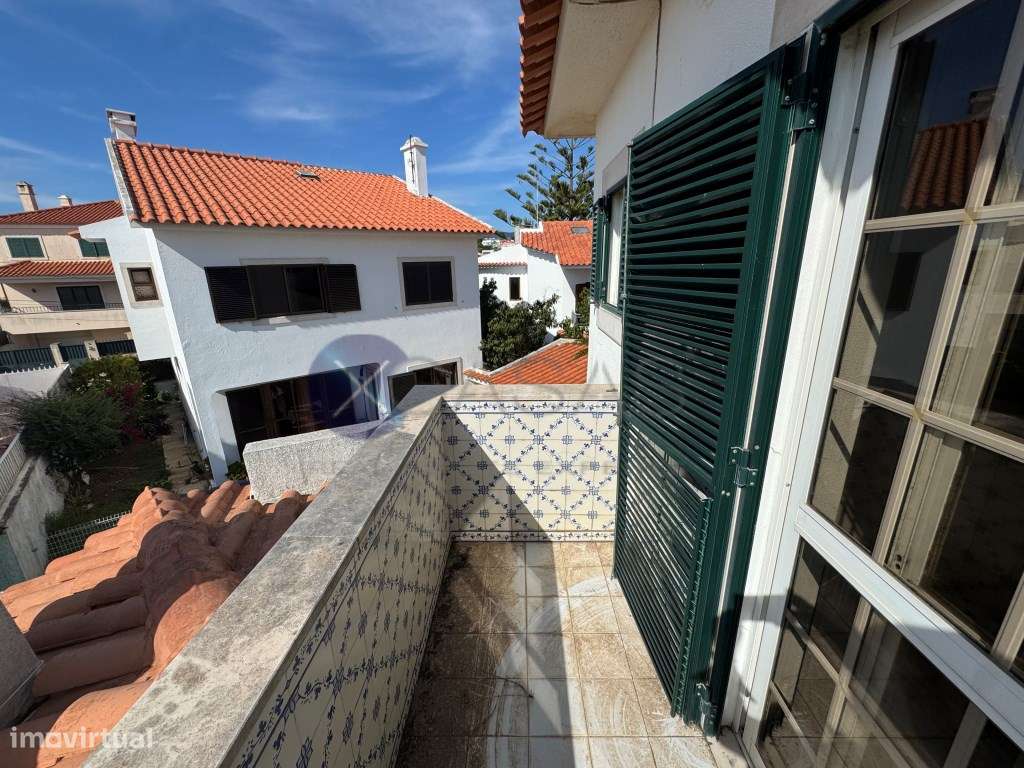 Moradia T5 com 238 m2 e terreno de 330 m2, no Cobre, Cascais-23