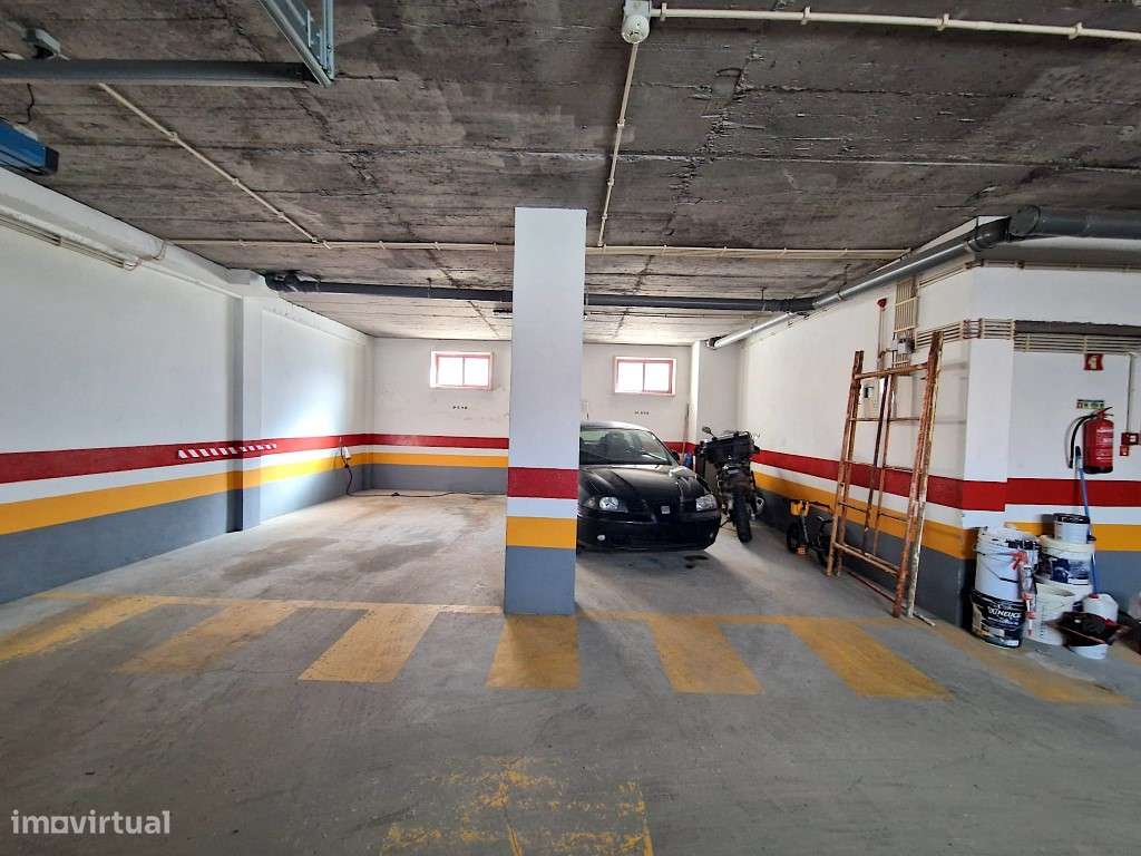 Apartamento T3 em Sesimbra com boas áreas-47