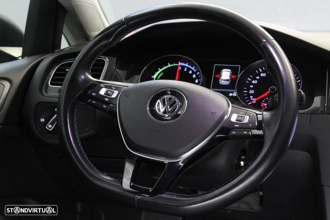 VW e-Golf - 16