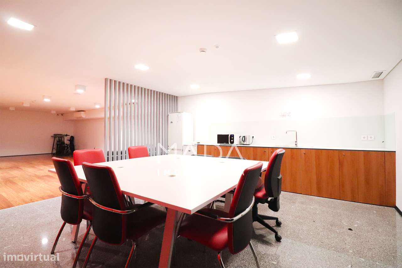 Escritório c/garagem (12 carros) na Av. da República em V.N. de Gaia-23