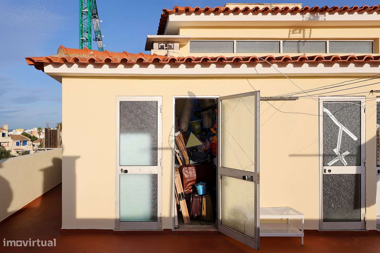 T2 em Bemposta com arrecadação privativa e terraço comum espaçoso  - A-34