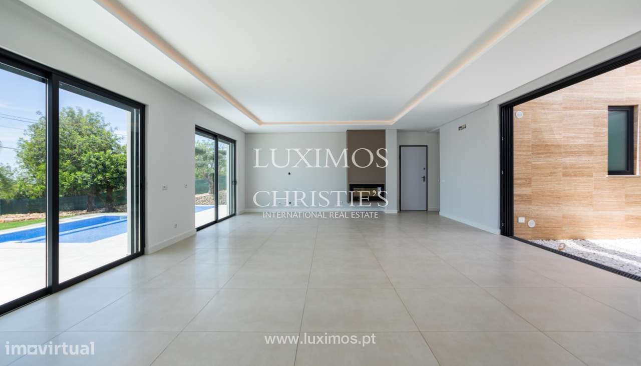 Moradia V4+1 com piscina e vista mar, para venda em Loulé, Algarve - Grande imagem: 5/24