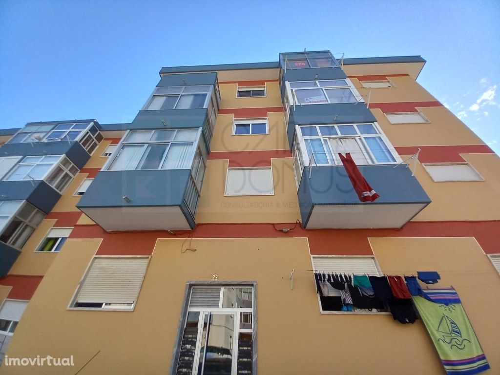 Apartamento, T2 Remodelado na Quinta do Brasileiro em Cor...