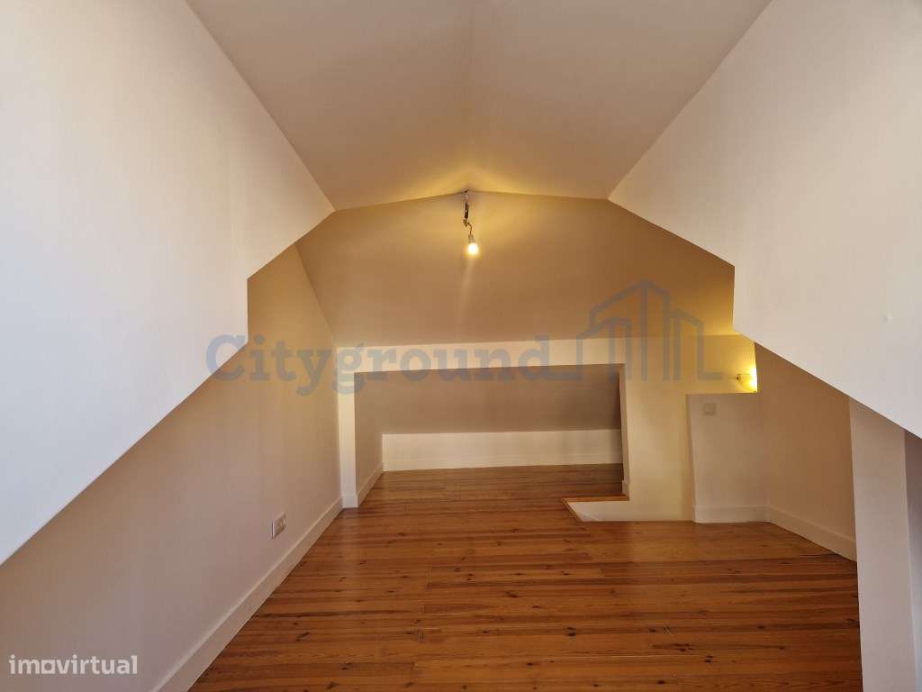 Apartamento T3 na Rua dos Fanqueiros, com vista para o Castelo de S...-22