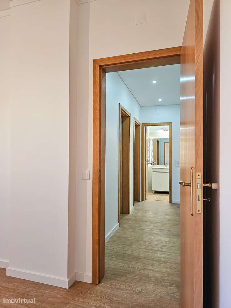 Apartamento Familiar Remodelado: Conforto e Comodidade na Sua Nova Cas-25