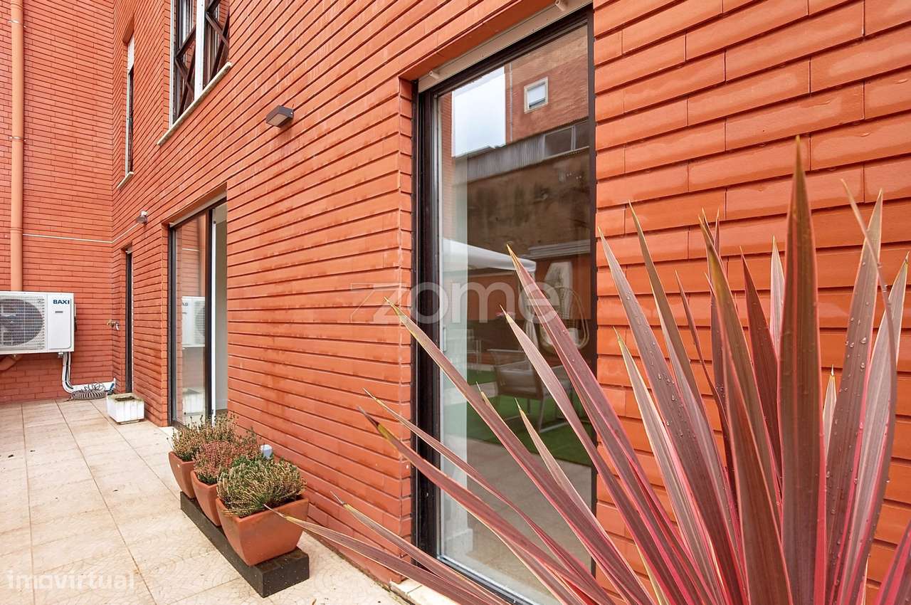 Apartamento T2 Premium com Terraço no Vale das Flores-38