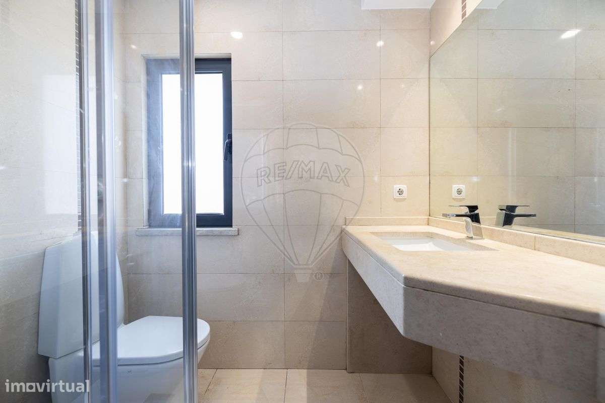 Moradia T4 para venda-12