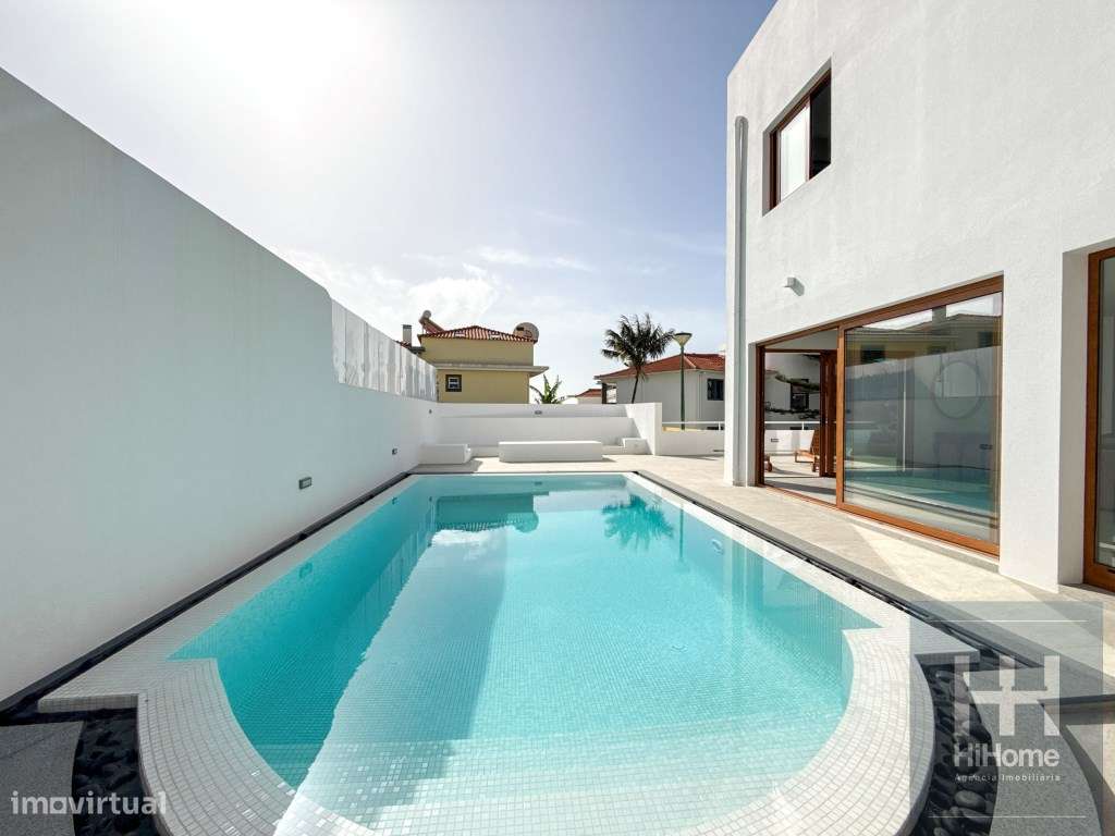 Moradia T3 1 Com Piscina Nos Barreiros Funchal
