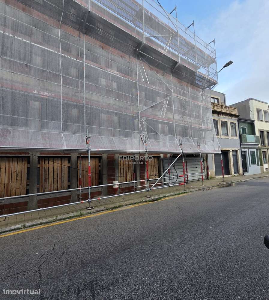 Apartamento T1+1 novo com  Mezanine  com  2 terraços e  garagem  no Po - Grande imagem: 3/20