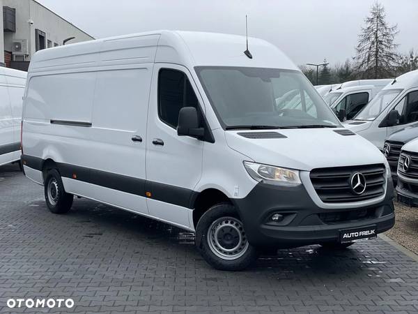 Mercedes-Benz Sprinter - 1