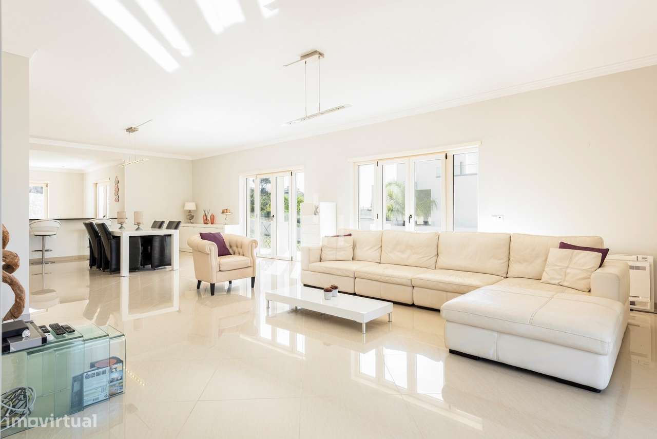 Moradia T3+1 isolada com piscina para venda na Marina de Albufeira - Grande imagem: 5/35