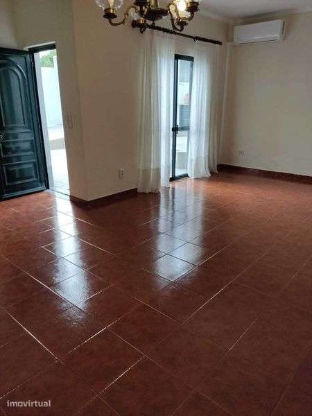 Casa Remodelada com 2 pisos – Carregado - Alenquer - Grande imagem: 5/12