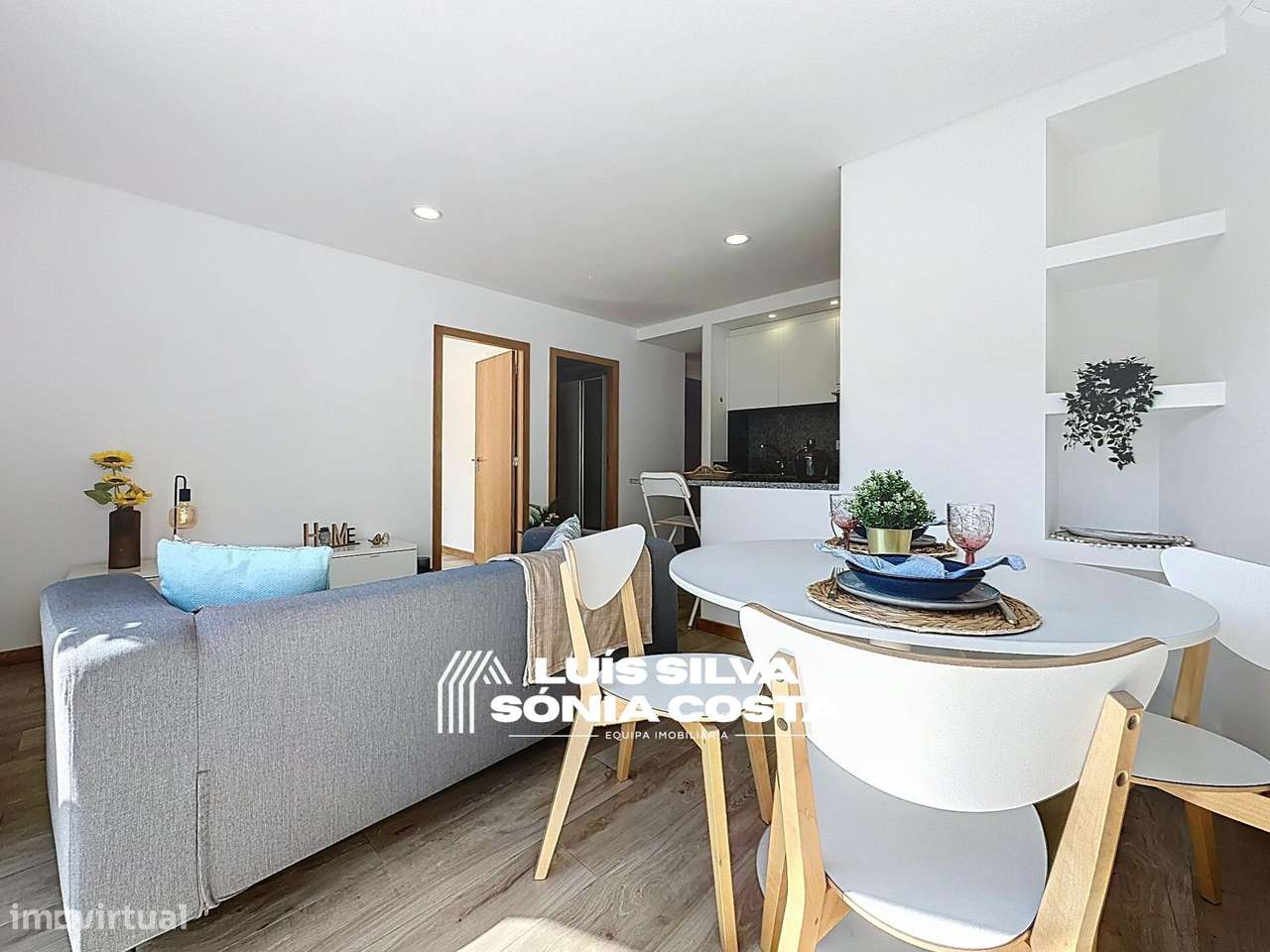 Loja transformada em Apartamento T1+1 Remodelado c/ 2 Varandas c/...-14