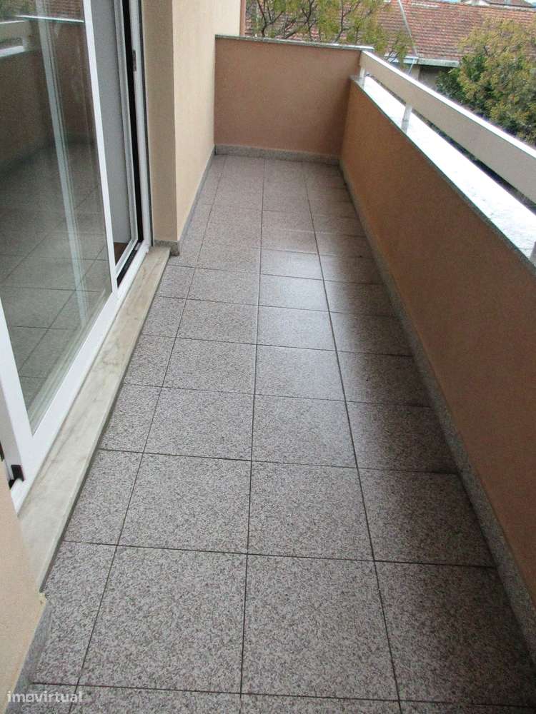 T3 Aguas Santas, Corim com garagem box-14