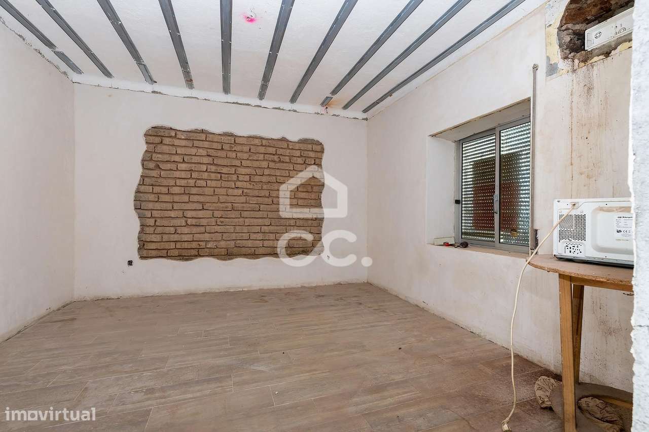 Moradia T3 Totalmente Renovada c/ Piscina e Estacionamento | Viana do - Grande imagem: 5/29