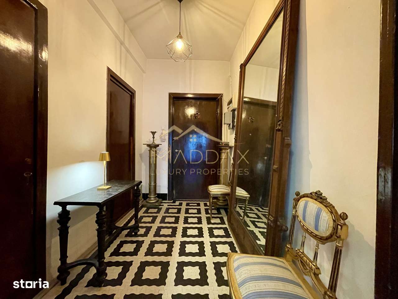 Apartament 5 camere**Oportunitate investitie**Caru"cu Bere//Centrul Is-14