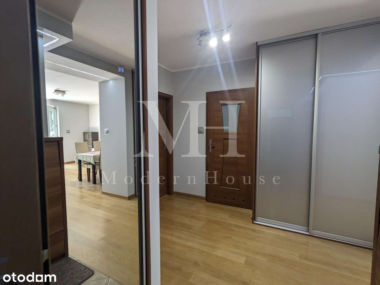 Trzypokojowe mieszkanie -1 piętro -zamknięte osiedle - Pełny obrazek: 3/9